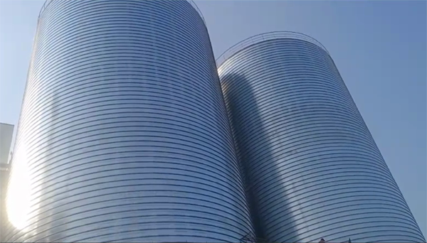 科尔沁右翼前2座混凝土高架卷板仓